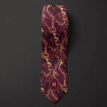 Monogramm aus Burgund und Gold Krawatte<br><div class="desc">Burgundy und goldene Marmor-Schnittmappe mit einem Monogramm zur Personalisierung. Einzigartiges, elegantes Design, ideal für Geschäftsleute, Vatertagsgeschenke oder andere besondere Anlässe für die Männer in Ihrem Leben. Stellen Sie sicher, dass Sie die passenden Socken mit dem gleichen Design aus dem Karo ziehen.</div>