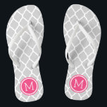 Monogramm aus grauem und rosa marokkanischem Quarz Flip Flops<br><div class="desc">Maßgeschneiderte,  bedruckte Flop-Sandalen mit einem stilvollen marokkanischen Quartrefolienmuster und einem eigenen Monogramm oder einem anderen Text in einem Kreisrahmen. Klicken Sie auf Anpassen,  um Schriftart und Farben zu ändern oder eigene Bilder hinzuzufügen,  um ein einzigartiges Design zu erstellen!</div>
