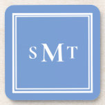 Monogramm Blau und Weiß mit drei Buchstaben Getränkeuntersetzer<br><div class="desc">Erstellen Sie Ihre eigenen blauen und weißen Untersetzer mit drei Buchstaben. Einfach mit individuellen Initialen in eleganter minimalistischer Typografie personalisieren.</div>