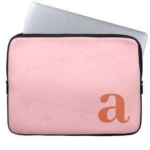 Monogramm Buchstabe Pink & Rot Minimalistisch Laptopschutzhülle