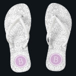 Monogramm der grauen und der Lila Blumendach Flip Flops<br><div class="desc">Maßgeschneiderte,  bedruckte Flop-Sandalen mit einem eleganten,  floralen Damastmuster und einem eigenen Monogramm oder einem anderen Text in einem Kreissaal. Klicken Sie auf Anpassen,  um Schriftart und Farben zu ändern oder eigene Bilder hinzuzufügen,  um ein einzigartiges Design zu erstellen!</div>