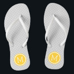 Monogramm der grauen und gelben kleinen Punkte Flip Flops<br><div class="desc">Maßgeschneiderte gedreht Flop Sandalen mit einem niedlichen gürtelförmigen Polka-Punktmuster und einem eigenen Monogramm oder einem anderen Text in einem Kreisrahmen. Klicken Sie auf Anpassen,  um Schriftart und Farben zu ändern oder eigene Bilder hinzuzufügen,  um ein einzigartiges Design zu erstellen!</div>