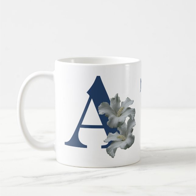Monogramm der Hibisken-Blume Initial A Name Kaffeetasse (Links)