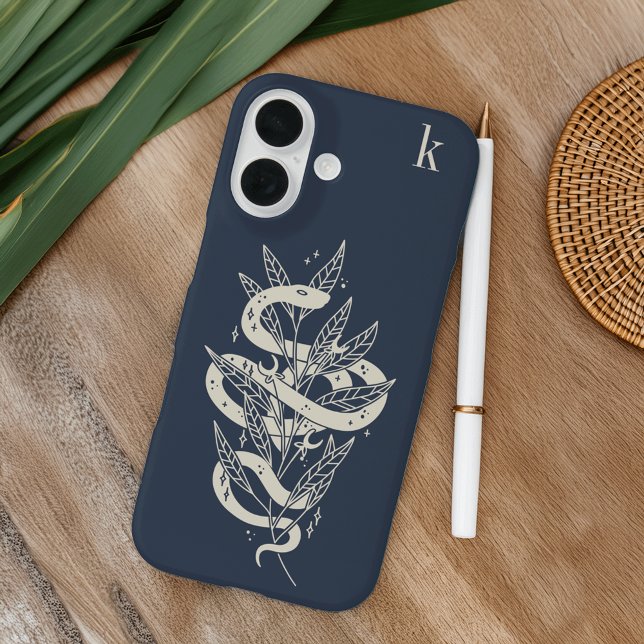 Monogramm der mystischen botanischen Schlangenbekl iPhone 16 Hülle (Von Creator hochgeladen)