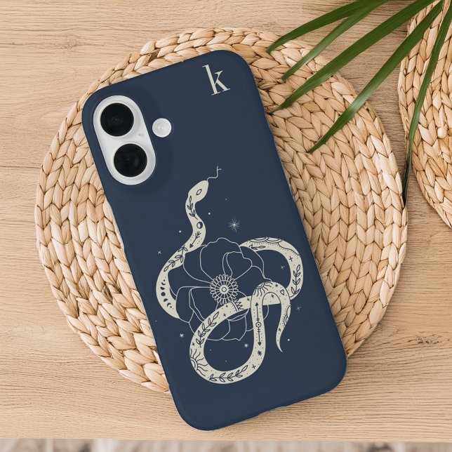 Monogramm der mystischen botanischen Schlangenbekl iPhone 16 Hülle (Von Creator hochgeladen)