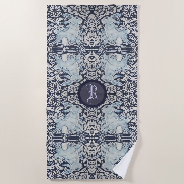 Monogramm des blauen und weißen Kaninchens Bunny F Strandtuch (Vorderseite)