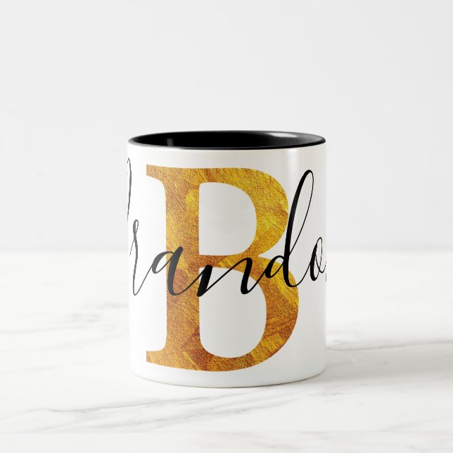 Monogramm des Gold"B" mit personalisiertem Namen Zweifarbige Tasse (Mittel)