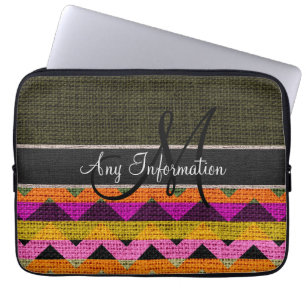 Monogramm dunkelgrüne Chevron-Zickzack-Jute-Burlap Laptopschutzhülle