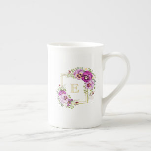 Monogramm Elegante Vintage, florale Lila Stiefmütt Prozellantasse
