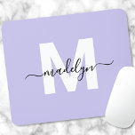 Monogramm für den lila Anfangsnamen Mousepad<br><div class="desc">Personalisiertes Lila Monogramm Mausklick. Fügen Sie Ihrem Arbeitsbereich mit diesem stilvollen Mauspad eine Touch Eleganz hinzu. Dieses Design mit einem weichen lila Hintergrund, einem knusprigen weißen Anfangsbuchstaben und einem eleganten, schwarzen Skriptnamen ist perfekt für alle, die ein sauberes, modernes und dennoch kühnes Aussehen Lieben. Ideal für Schwestern, Studierende oder Profis...</div>