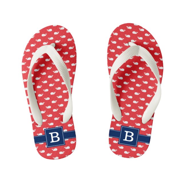 Monogramm für Navy Blue und Red Whales Square Kinderbadesandalen (Fußbett)