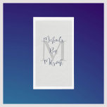 Monogramm für Navy Blue White Bar Mitzvah Name Serviette<br><div class="desc">Dieses Handtuch aus Papier kann beliebig farbig sein. Standard Hintergrund ist grau; Name und Event (Bar Mitzvah oder Bat Mitzvah) ist extravagant marinefarbenes Skript,  Monogramm ist grau. "kreiere deine eigenen." Handtücher stehen den Gästen zur Verfügung. Alle Rechte vorbehalten © 2024 Alan & Marcia Socolik..</div>