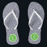 Monogramm für Navy und Green Greece Flip Flops<br><div class="desc">Maßgeschneiderte,  bedruckte Flop-Sandalen mit einem stilvollen,  modernen griechischen Schlüsselmuster und einem eigenen Monogramm oder einem anderen Text in einem Kreisrahmen. Klicken Sie auf Anpassen,  um Schriftart und Farben zu ändern oder eigene Bilder hinzuzufügen,  um ein einzigartiges Design zu erstellen!</div>