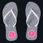 Monogramm für Navy und Pink-griechische Schlüssel Flip Flops<br><div class="desc">Maßgeschneiderte,  bedruckte Flop-Sandalen mit einem stilvollen,  modernen griechischen Schlüsselmuster und einem eigenen Monogramm oder einem anderen Text in einem Kreisrahmen. Klicken Sie auf Anpassen,  um Schriftart und Farben zu ändern oder eigene Bilder hinzuzufügen,  um ein einzigartiges Design zu erstellen!</div>