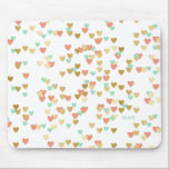 Monogramm für Peach, Mint und Gold Hearts Mousepad<br><div class="desc">Fügen Sie Ihrem Arbeitsbereich mit diesem Monogramm-Mousepad einen niedlichen und hübschen Akzent hinzu. Es zeigt Herz Muster in Gold,  Minzgrün und Pfirsich. Perfekt als personalisiertes Geschenk.</div>