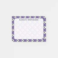 Monogramm-Fußballbälle auf Ultra-Violett