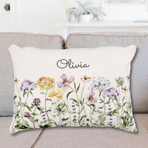 Monogramm Garten mit farbenfrohen Wildblumen Dekokissen