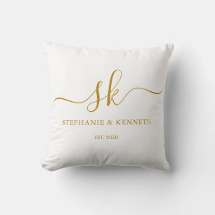 Monogramm Geschenk für Frischvermählte in Goldschr Kissen