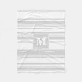 Monogramm hellgraue Streifen Fleecedecke
