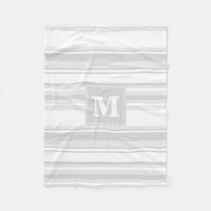 Monogramm hellgraue Streifen Fleecedecke