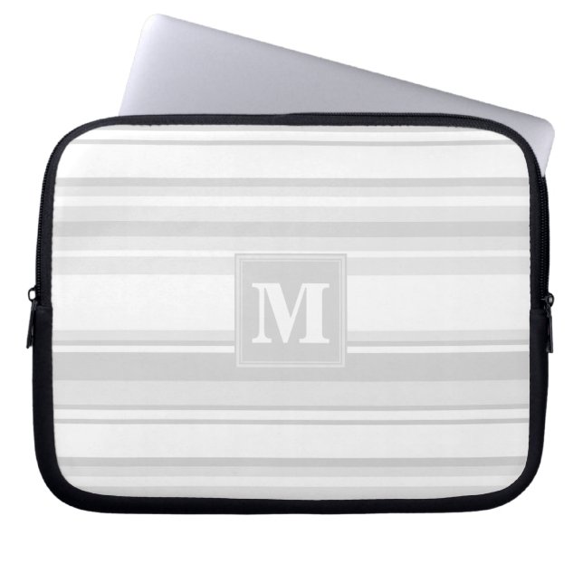 Monogramm hellgraue Streifen Laptopschutzhülle (Vorderseite)