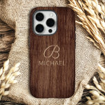 Monogramm Holzkörner aus Holz Personalisierter Nam iPhone 16 Pro Hülle<br><div class="desc">Monogram Wood Grain Timber Personalisiert Name iPhone 16 Pro Case verfügt über Ihr Monogramm und den personalisierten Namen auf einem hölzernen Hintergrund. Perfektes Geschenk für ihn oder sie zum Geburtstag,  Weihnachten,  Feiertagen,  Vatertag und vieles mehr. Erstellt von Evco Studio www.zazzle.com/store/evcostudio</div>