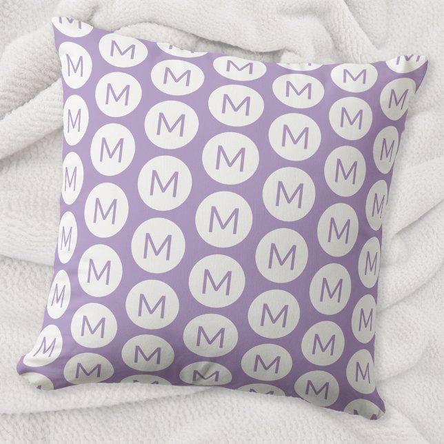 Monogramm Initial Spot Muster Personalisiert Lilac Kissen (Simple pastel lilac purple personalized monogram initial circle dot pattern throw pillow)