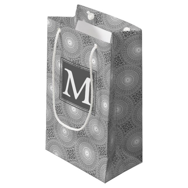 Monogramm-Kreismuster Kleine Geschenktüte (Vorderseite Schrägansicht)