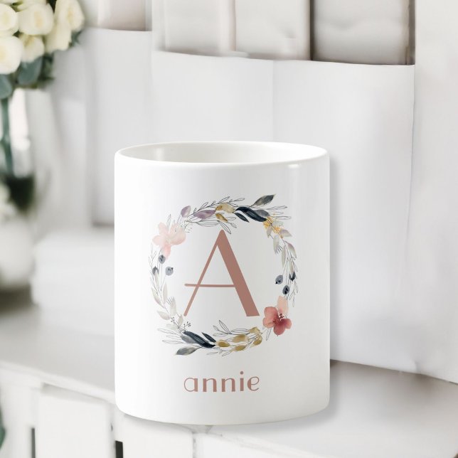 Monogramm kundenspezifische Tasse für Blumenkaffee (Monogram, Name, Customer specific, Floral Coffee Mug.)