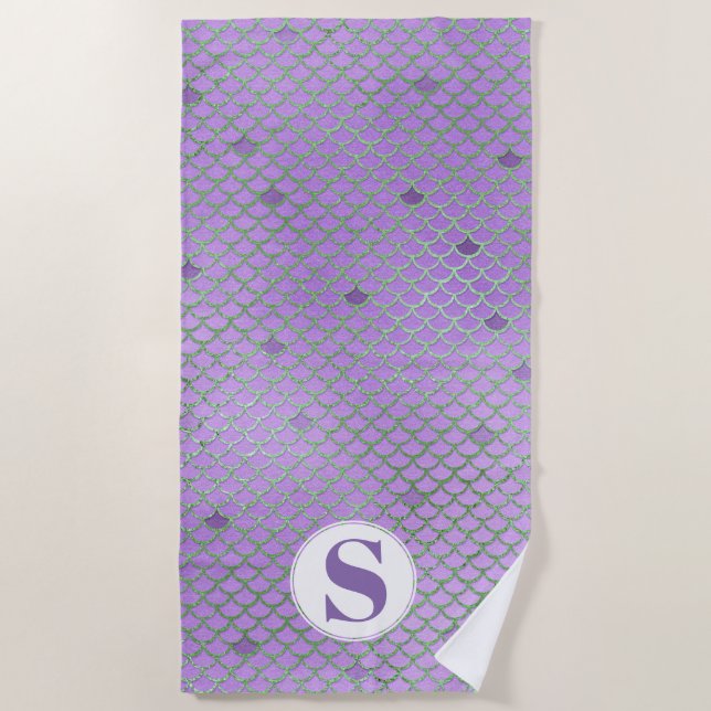 Monogramm Lila und grüne Mermaid-Skala Strandtuch (Vorderseite)