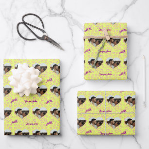 Monogramm-Meldung für das gelbe rosa Herzmuster Fo Geschenkpapier Set