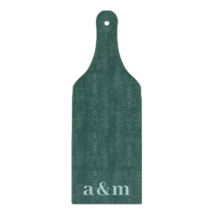 Monogramm mit Anfangsbuchstaben des Paares in Dunk Schneidebrett