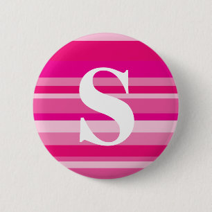 Monogramm mit einem bunten gestreiften Hintergrund Button