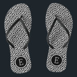 Monogramm mit schwarzem und weißem griechischem Sc Flip Flops<br><div class="desc">Maßgeschneiderte,  bedruckte Flop-Sandalen mit einem stilvollen,  modernen griechischen Schlüsselmuster und einem eigenen Monogramm oder einem anderen Text in einem Kreisrahmen. Klicken Sie auf Anpassen,  um Schriftart und Farben zu ändern oder eigene Bilder hinzuzufügen,  um ein einzigartiges Design zu erstellen!</div>