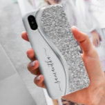 Monogramm mit weißem Metallic-Glitzer Samsung Galaxy Hülle<br><div class="desc">Das Design ist ein Foto und die Hüllen sind nicht mit echtem Glitzer, Sequinen, Metallen oder Holz gemacht. Dieses Design ist auch auf anderen Telefonmodellen erhältlich. Wählen Sie Gerätetyp aus, um andere iPhone-, Samsung Galaxy- oder Google-Hüllen zu sehen. Einige Stile können geändert werden, indem Sie Style auswählen, wenn dies eine...</div>