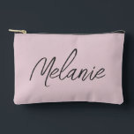 Monogramm Name Elegant Modernes Minimalistisches R Zubehörtasche<br><div class="desc">Monogram Name Elegant Modernes Minimalistisch Blush Pink Accessoire Pouch. Stilvoll personalisieren Sie mit Ihrem individuelle Name.</div>
