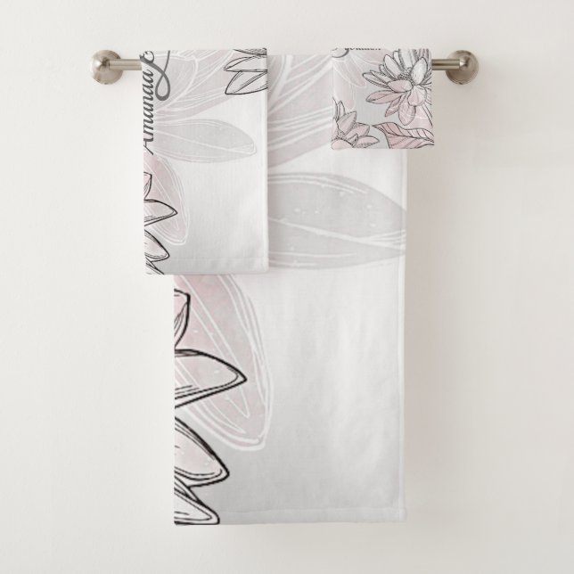 Monogramm Name Rosa Weiße Blume Aquarellsilber Badhandtuch Set (Insitu)