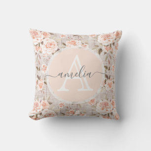 Monogramm Name Rustikales Holz und Vintage Rose Ro Kissen