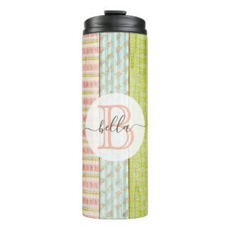 Monogramm Name Shabby-Rose auf rustikale Hütte Thermosbecher