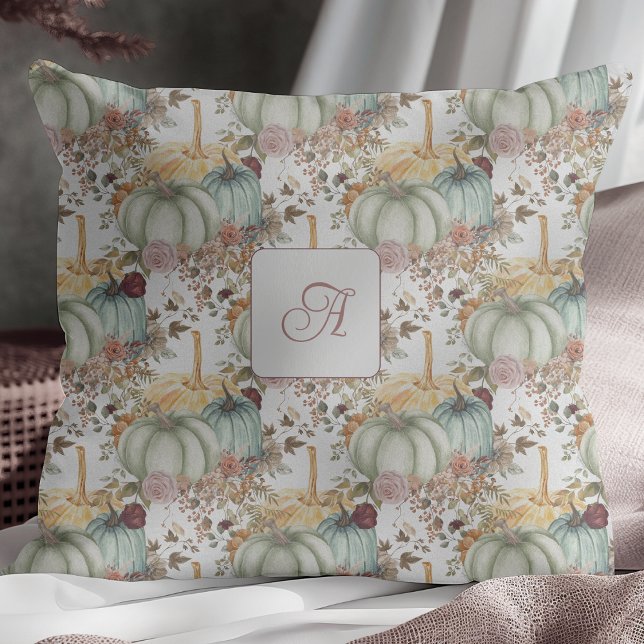 Monogramm niedlicher Whimsikketten und Blume Kissen (Von Creator hochgeladen)