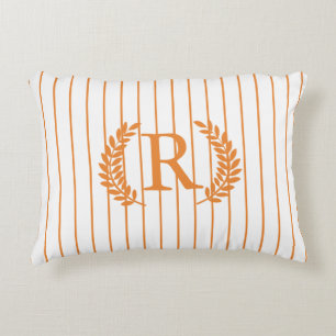 Monogramm Pinstriche mit Laurel Wreath  orange Zierkissen