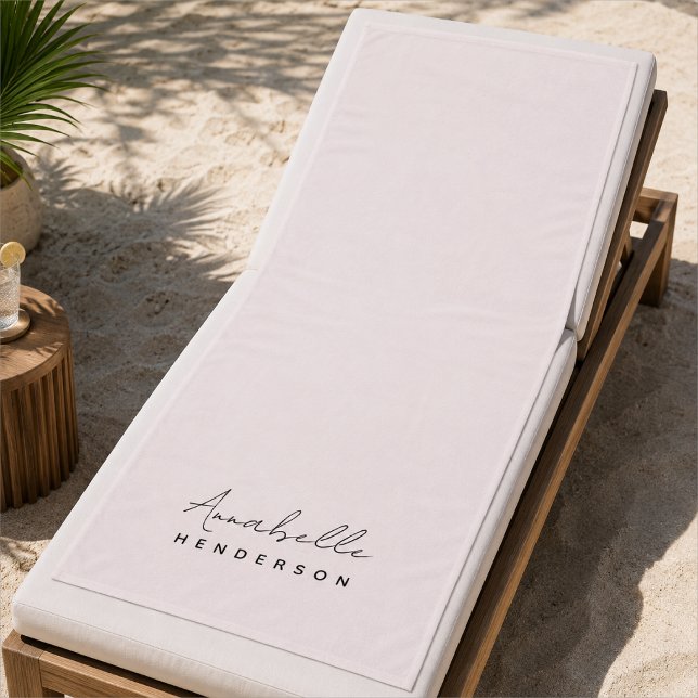 Monogramm Rosa | Moderne Minimalistische Weibchen Strandtuch (Blush personalized beach towel with script name for pool days, spa trips, and gifting.)