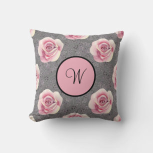 Monogramm rosa Rosen grauer Hintergrund Kissen