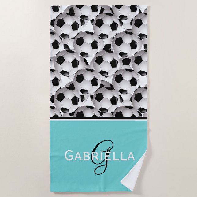 Monogramm-schwarzes Fußball-Muster Strandtuch (Vorderseite)