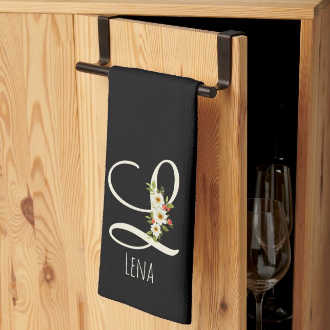 Monogramm schwarzes Küchentuch als Einzugsgeschenk (Drittel gefaltet)