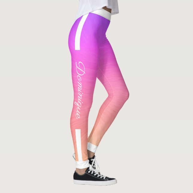Monogramm seitliche Streifen auf glänzend rosa Tex Leggings (Rechts)