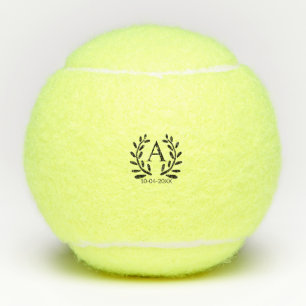 MONOGRAMM TRAUZEUGE HINZUFÜGEN JAHRESDATUM NAME GI TENNISBÄLLE