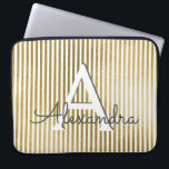 Monogramm und erste Streifen mit weißem und goldfa Laptopschutzhülle<br><div class="desc">White & Gold Foil Streifen Monogram & Initial Case. Dieser Fall kann so angepasst werden,  dass er Ihren Anfangs- und Vornamen enthält.</div>