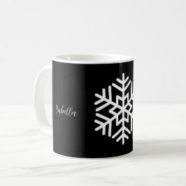 Monogramm und große weiße Schneeflocke auf Schwarz Kaffeetasse