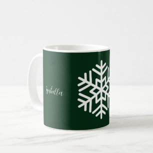 Monogramm und große weiße Schneeflocke auf Waldgrü Kaffeetasse